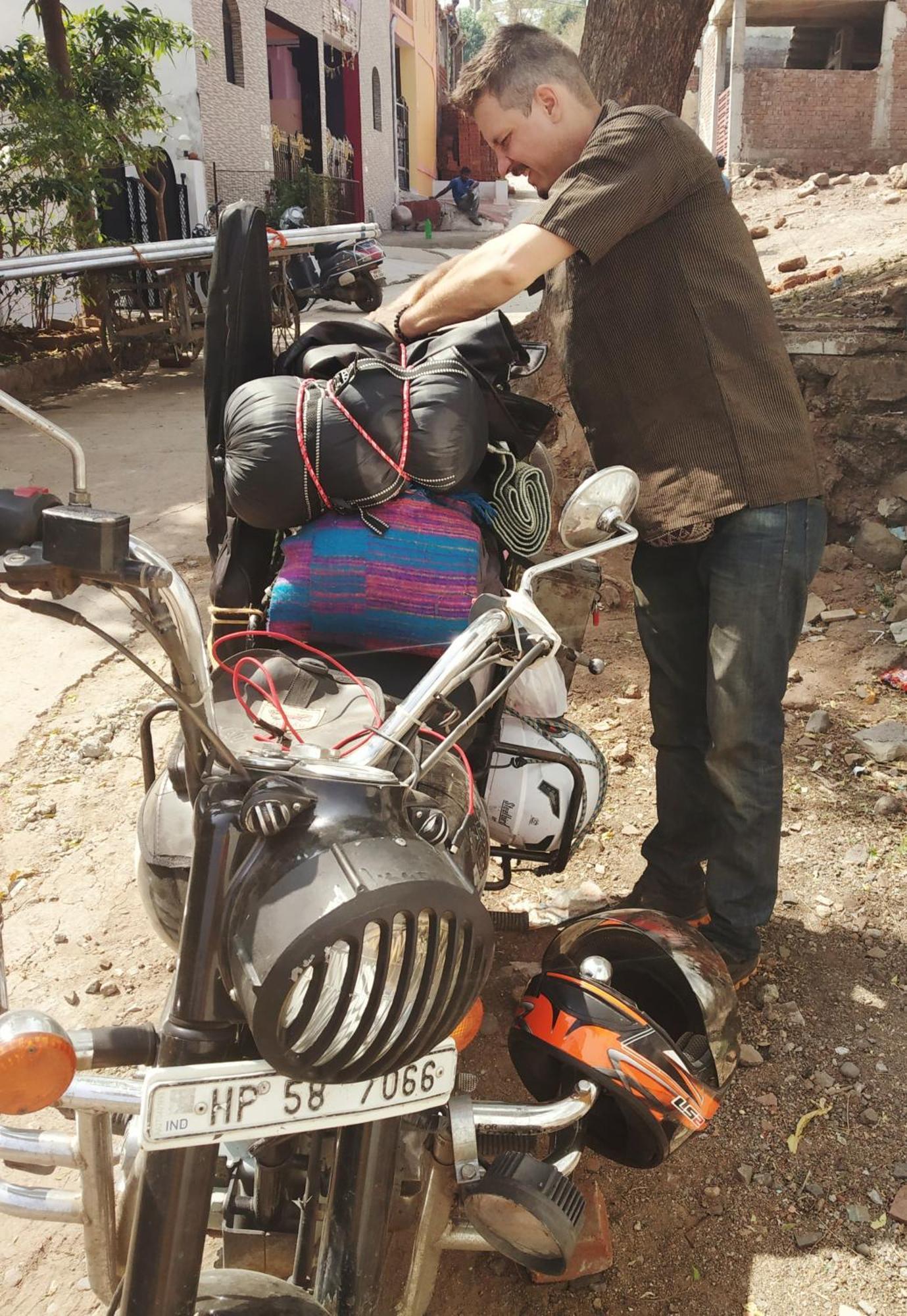 Pratibha Home Stay Jabalpur Bagian luar foto